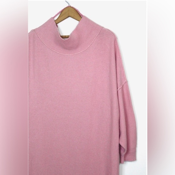 Elegant Pink Off-Shoulder Sweater Dress - Picture 5 of 13